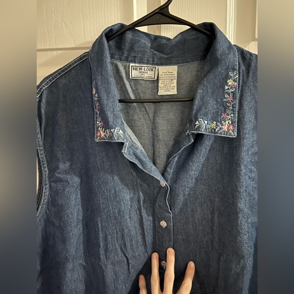 New Look Woman Denim Button Down 🔥 - Picture 4 of 6